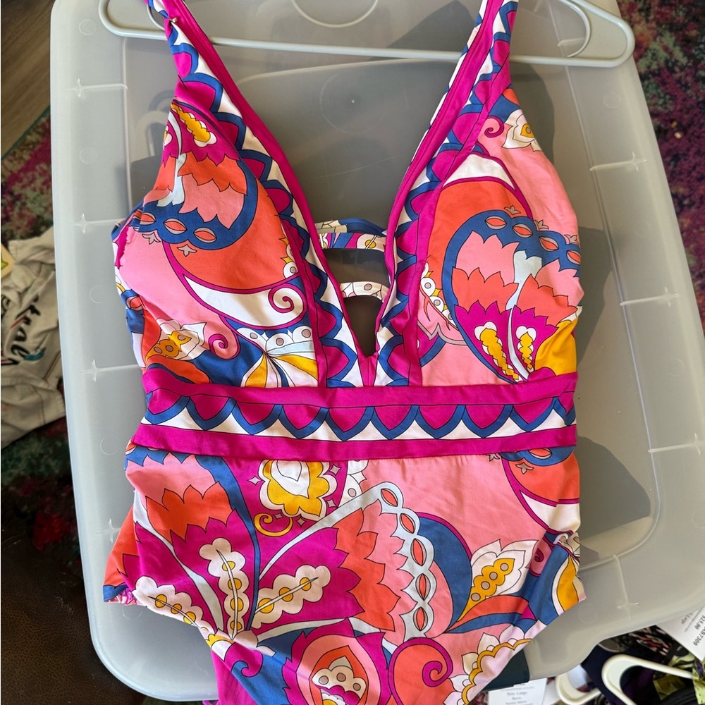 Trina Turk Sevilla 1 Pc Plunge Swim Suit Bathing Print